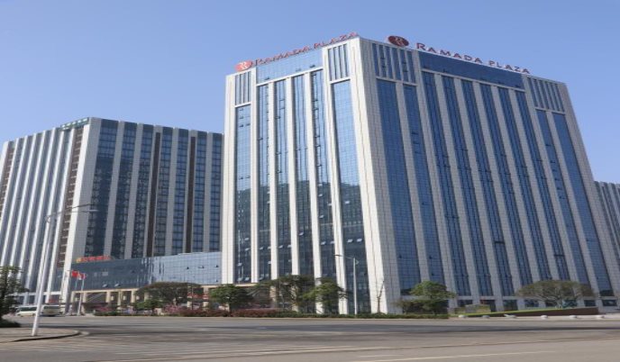 D:\潇湘商学院工作\校企合作\华美达\大汉金桥大酒店\c05877d6160fd5c3f818a2bb0752ad8.jpg